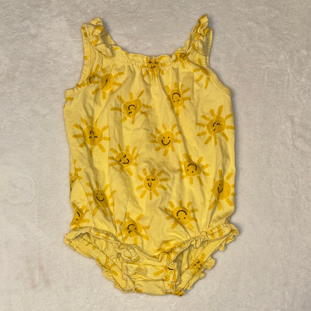 old navy Yellow Sun Print Baby Onesie Romper 12-18 months